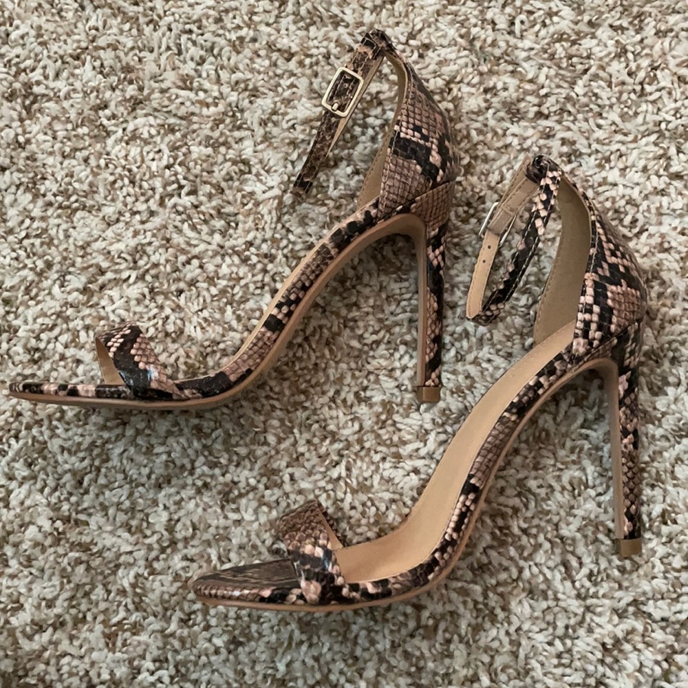 NWOB F21 Snakeskin stilletos